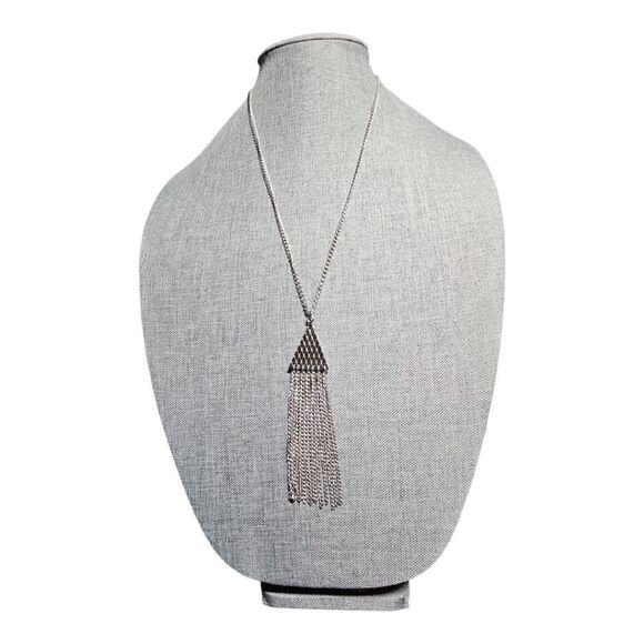 Glamour Cascade Tassel Necklace (NWOT) - Picture 6 of 9